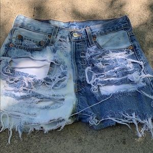 Levi distressed shorts